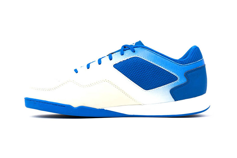 81566U-HL5 UMBRO CHALEIRA II LIGA WHITE / BLACK / REGAL BLUE