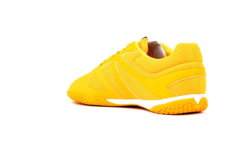 81574U-HL8 UMBRO VISION II LIGA ZINNIA / BLACK