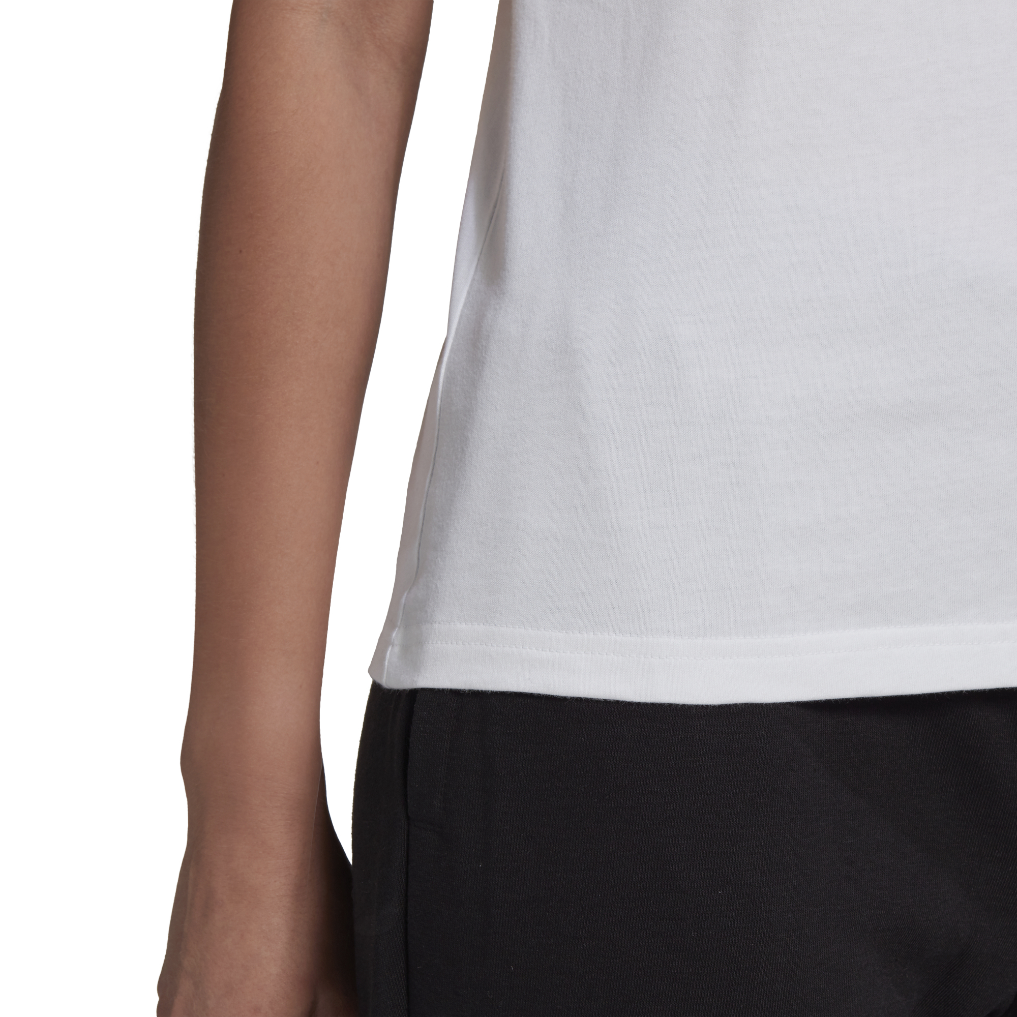 ESSENTIALS REGULAR T-SHIRT