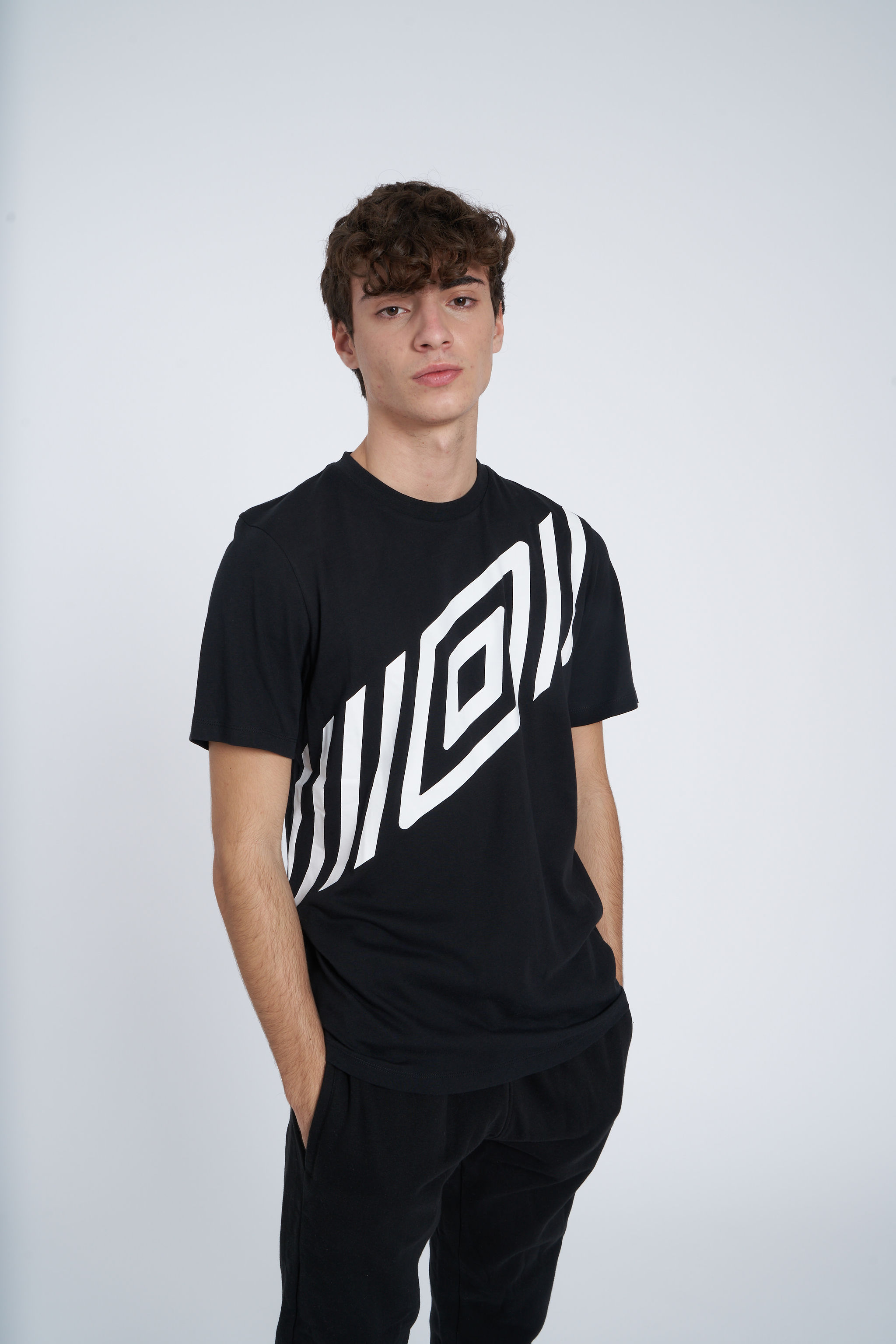 FW DIAMOND SASH GRAPHIC TEE BLACK