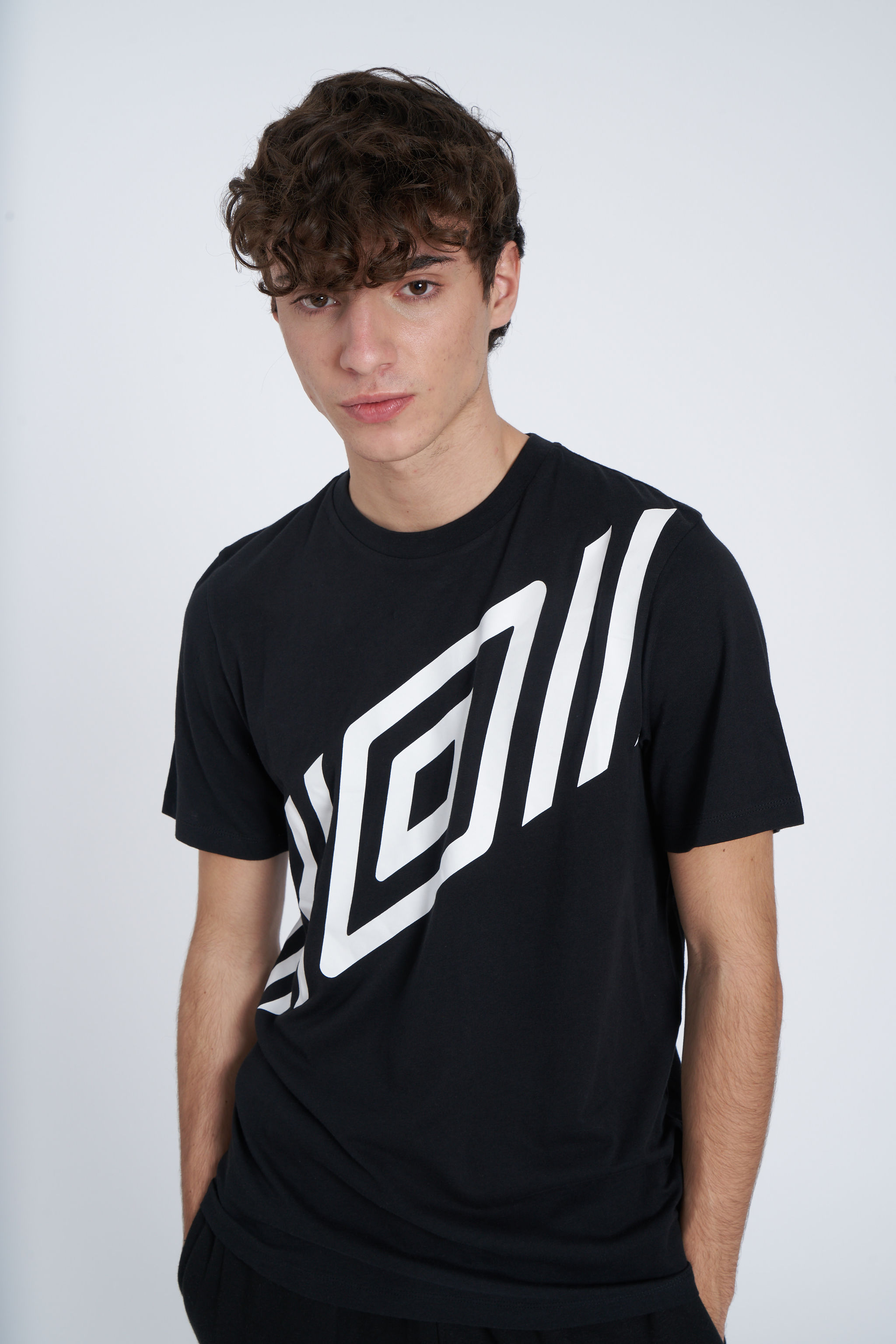 FW DIAMOND SASH GRAPHIC TEE BLACK