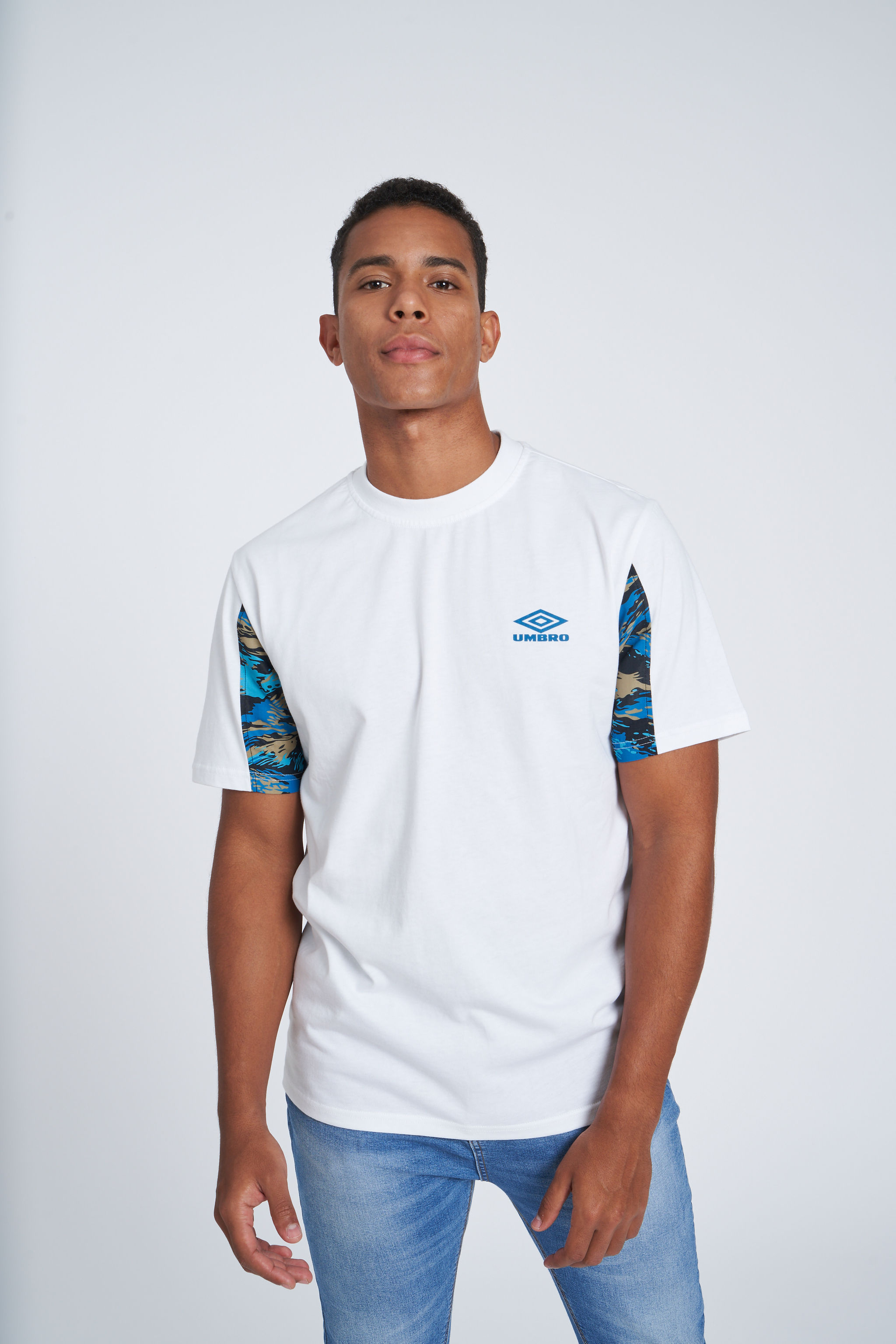 UMBRO RESORT CREW TEE WHITE / SCUBA