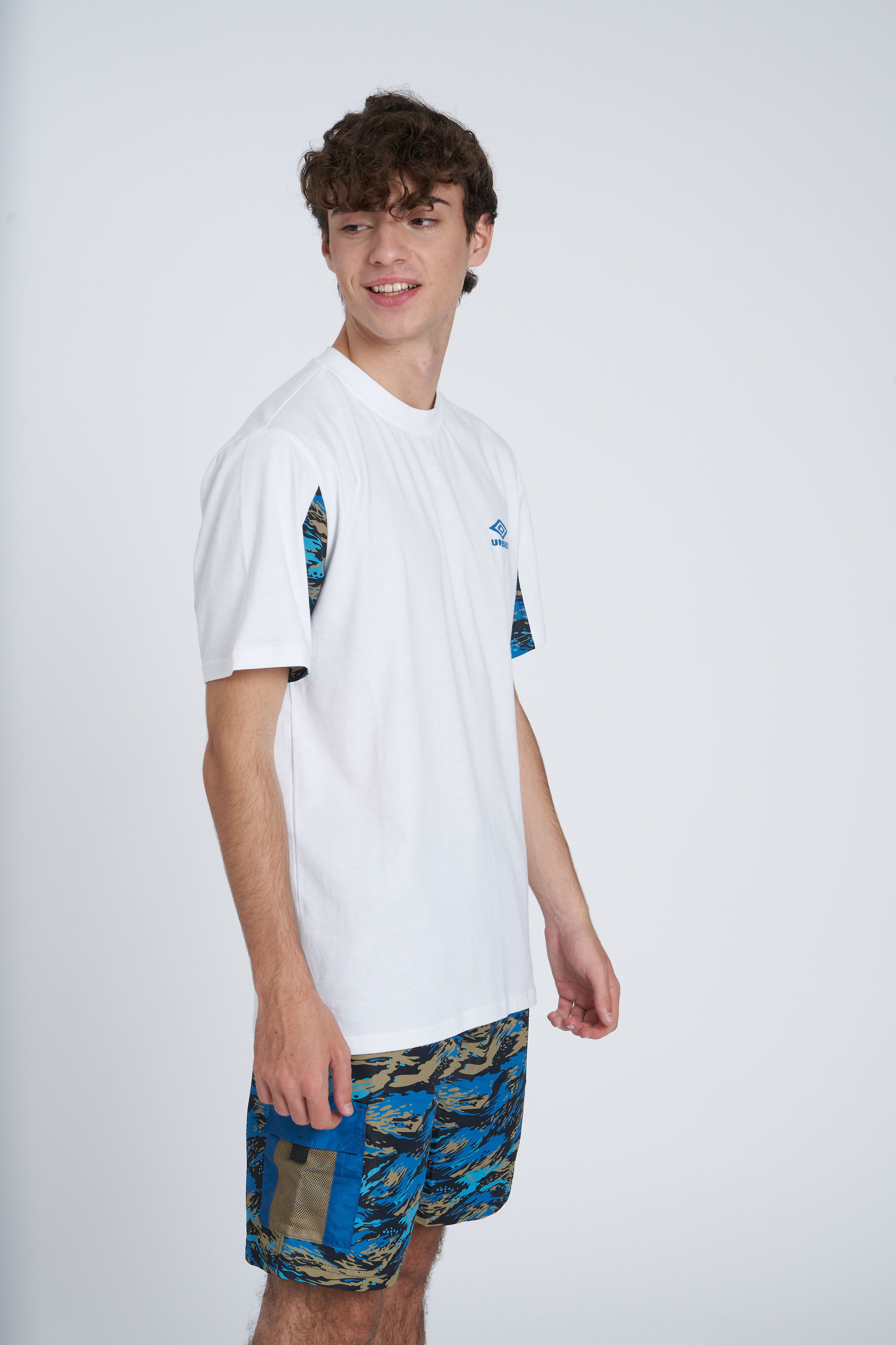 UMBRO RESORT CREW TEE WHITE / SCUBA