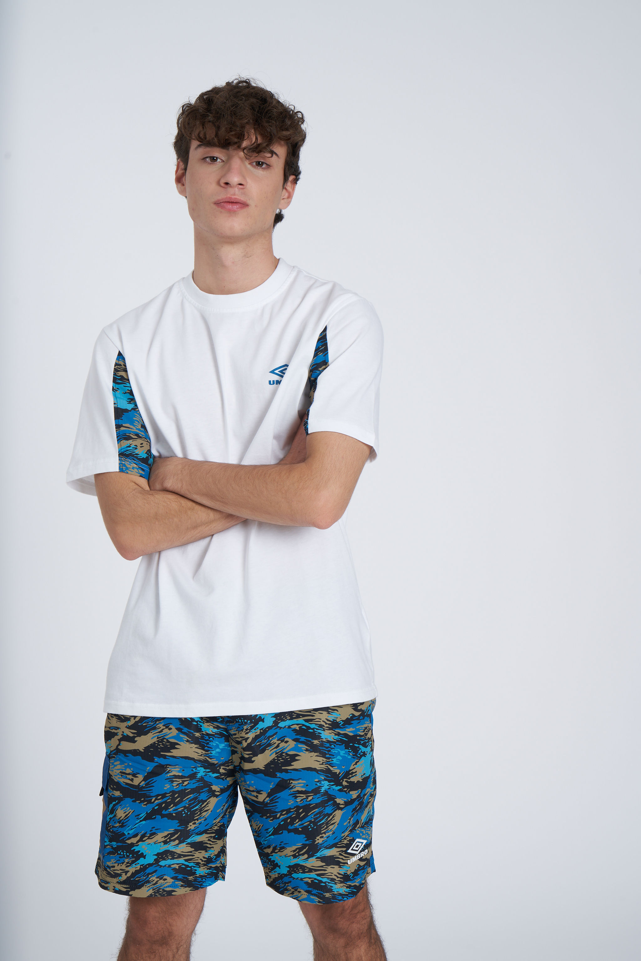 UMBRO RESORT CREW TEE WHITE / SCUBA