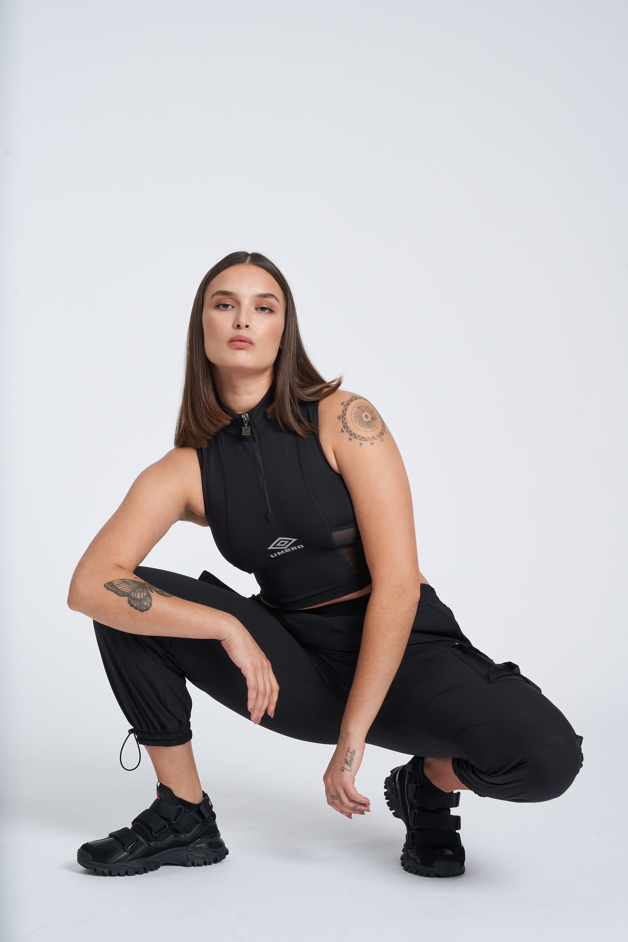 UMBRO REFLECTIVE TECH CROP TOP - WMNS BLACK / REFLECTIVE