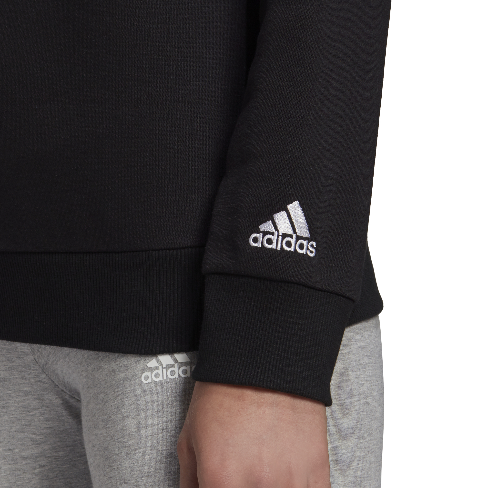ESSENTIALS SWEATSHIRT