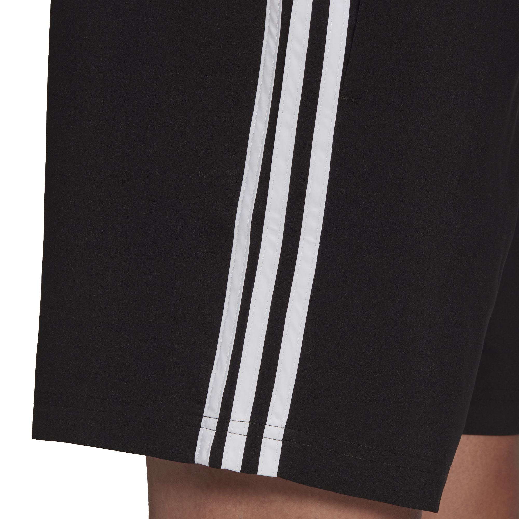 Short Adidas Essentials