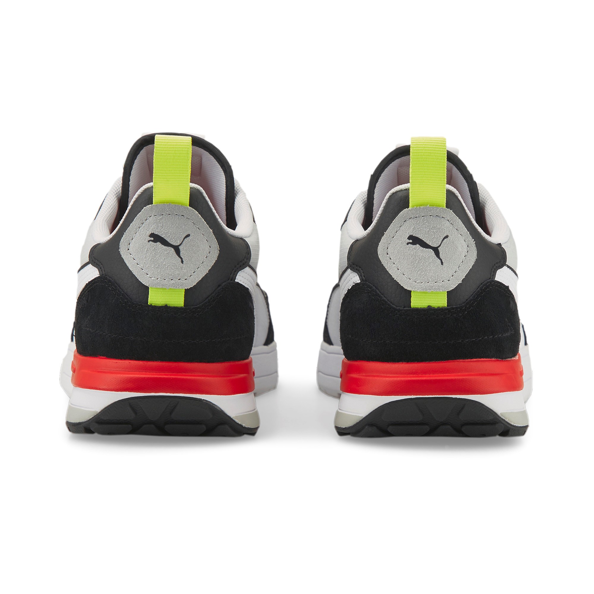 Zapatilla Puma R22