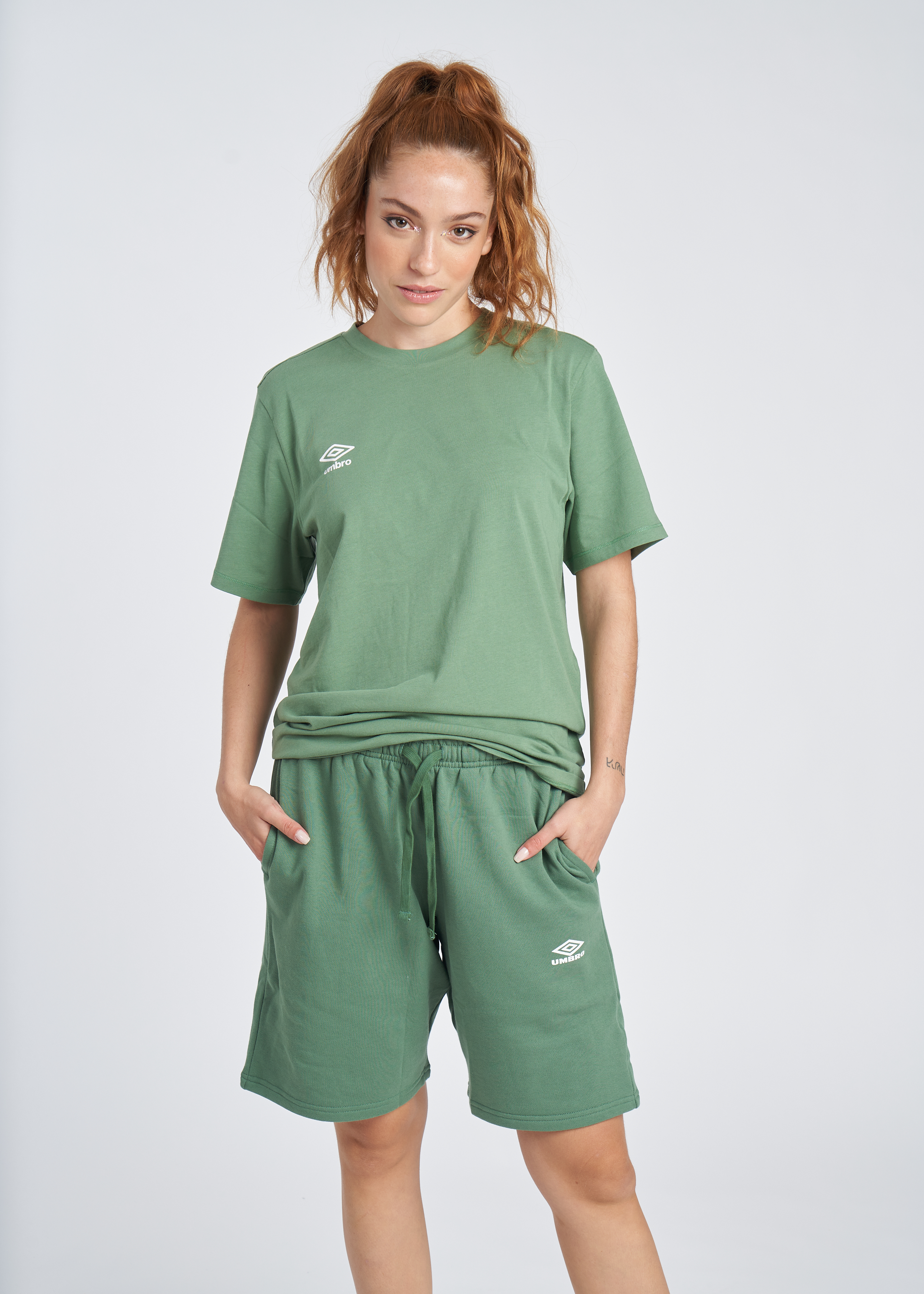 Camiseta Umbro Small Logro Cotton Tee Dark Ivy