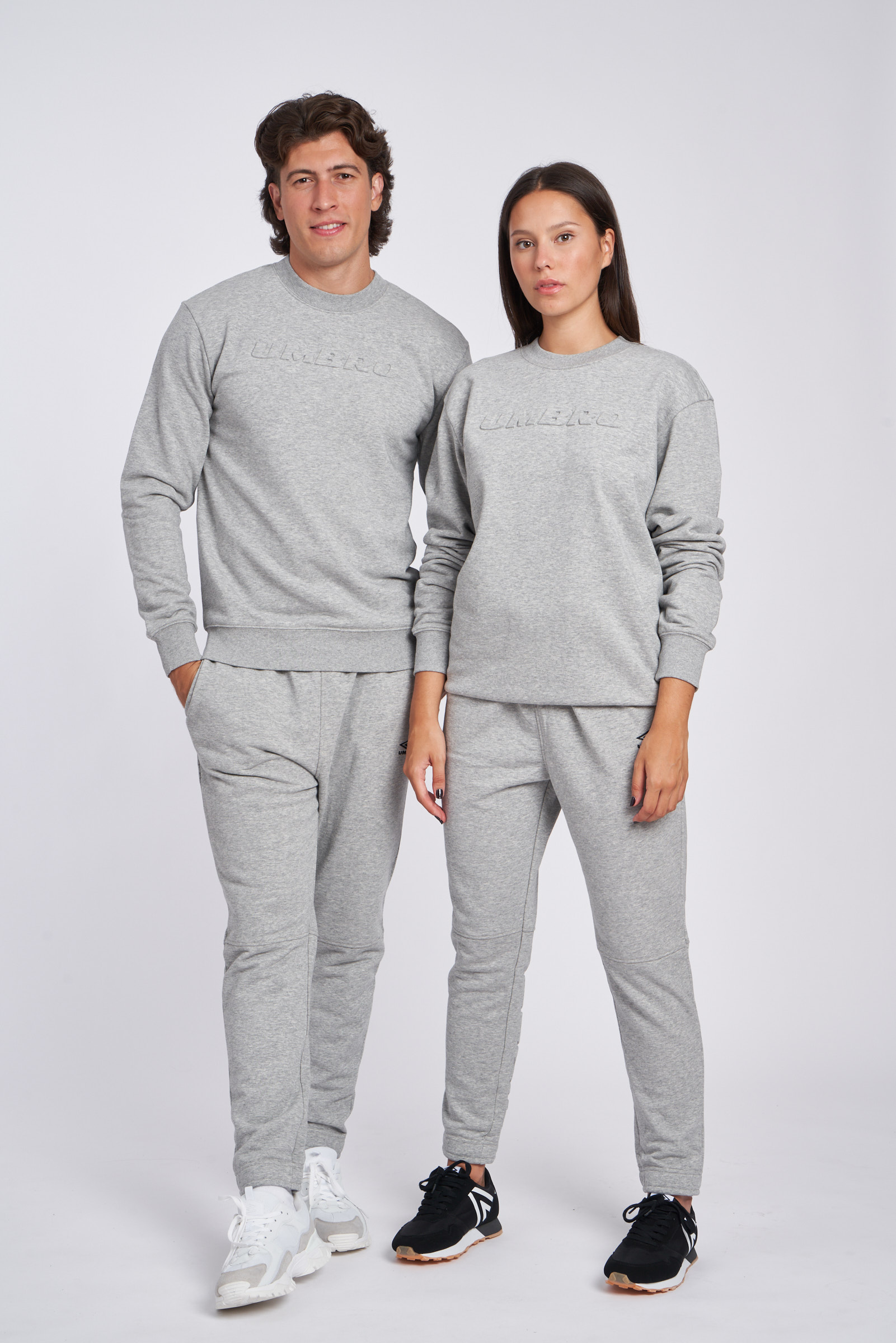 PANTALÓN UMBRO EMBOSSED LOGO JOGGER