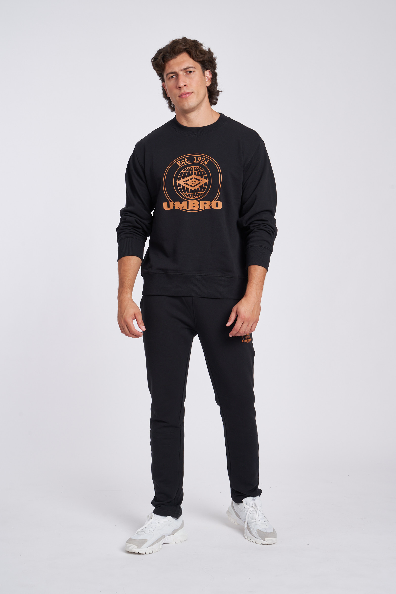 PANTALÓN UMBRO COLLEGIATE GRAPHIC JOGGER