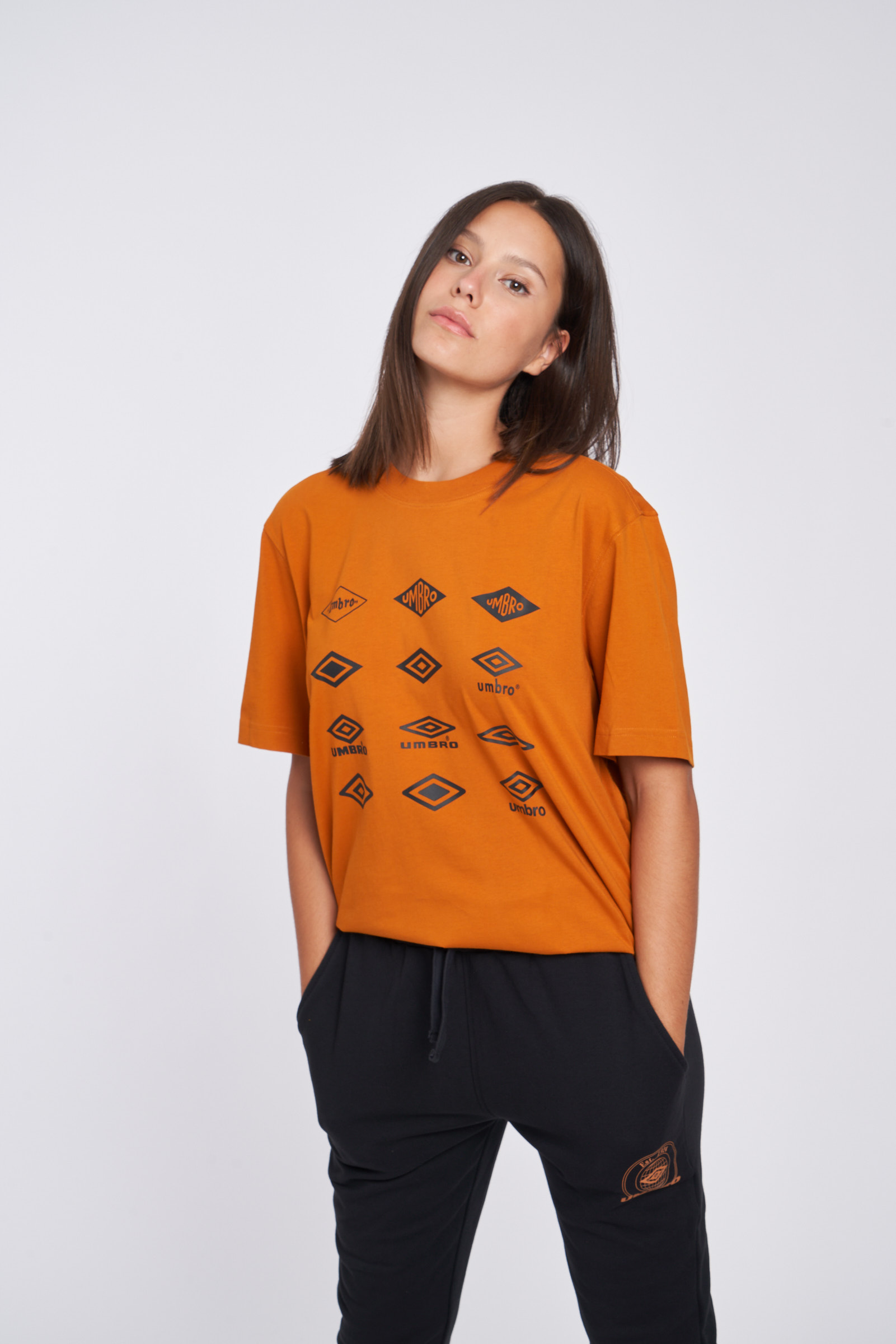CAMISETA UMBRO HISTORIC LOGOS GRAPHIC TEE