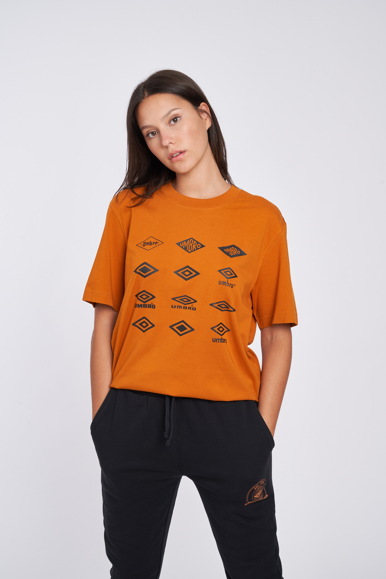 CAMISETA UMBRO HISTORIC LOGOS GRAPHIC TEE