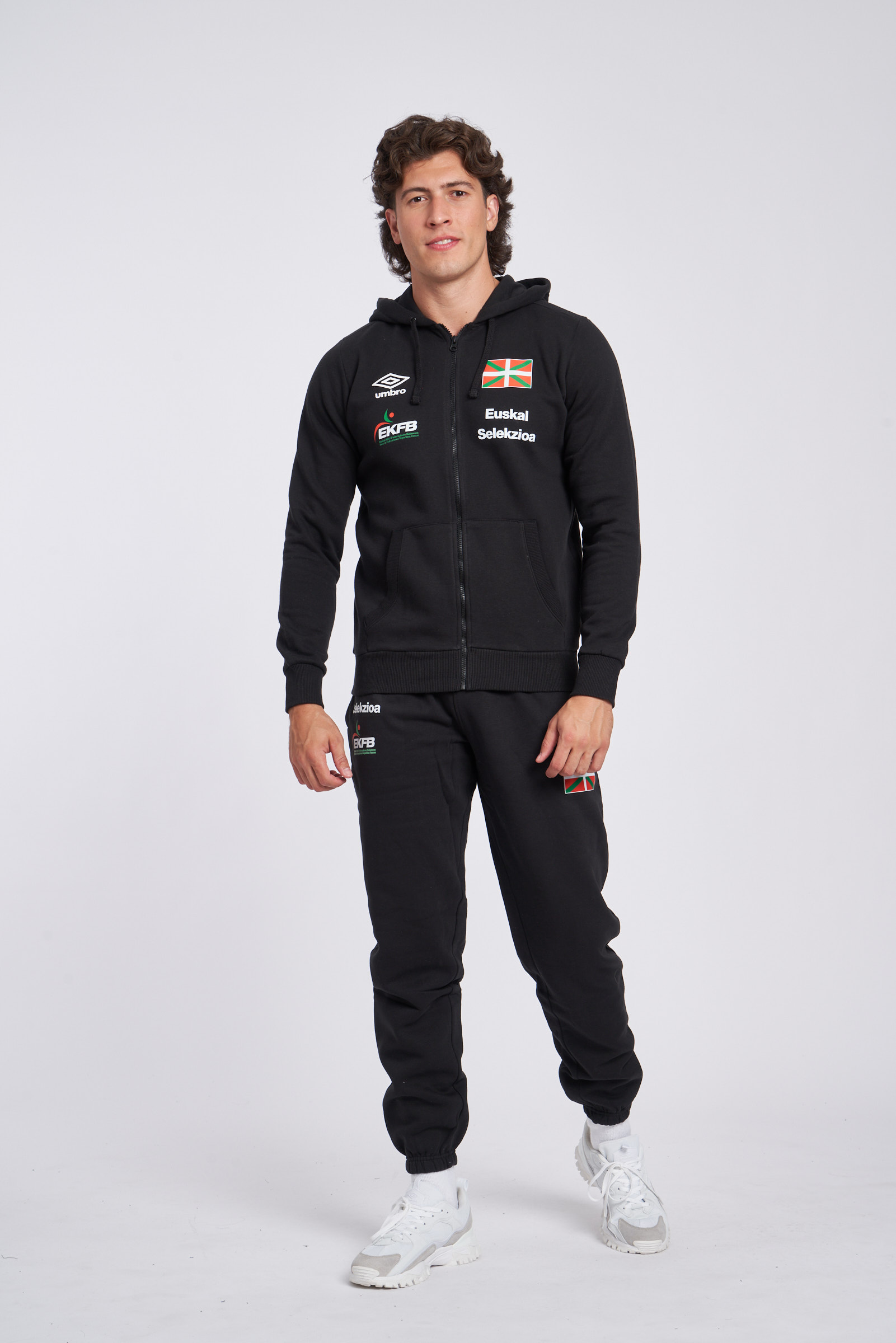 EUSKAL SELEKZIOA WALKING/22 FLEECE JOGGER BLACK ADULTO  