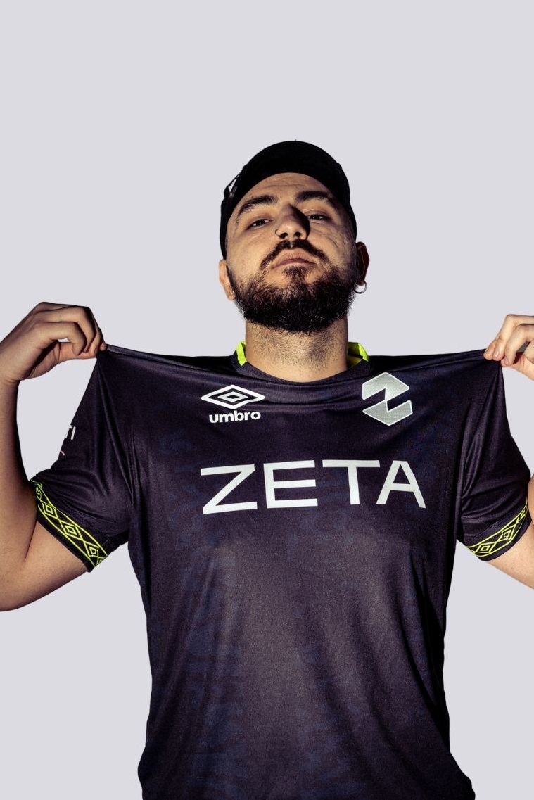 Camiseta Umbro Zeta Gaming Home/22 Jersey
