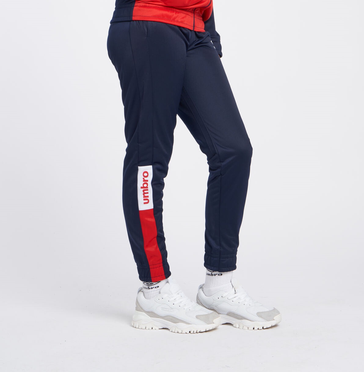 Pantalón Umbro Fw Sportswear Track Pant Dark Navy / Vermillion / Brilliant White - JNR