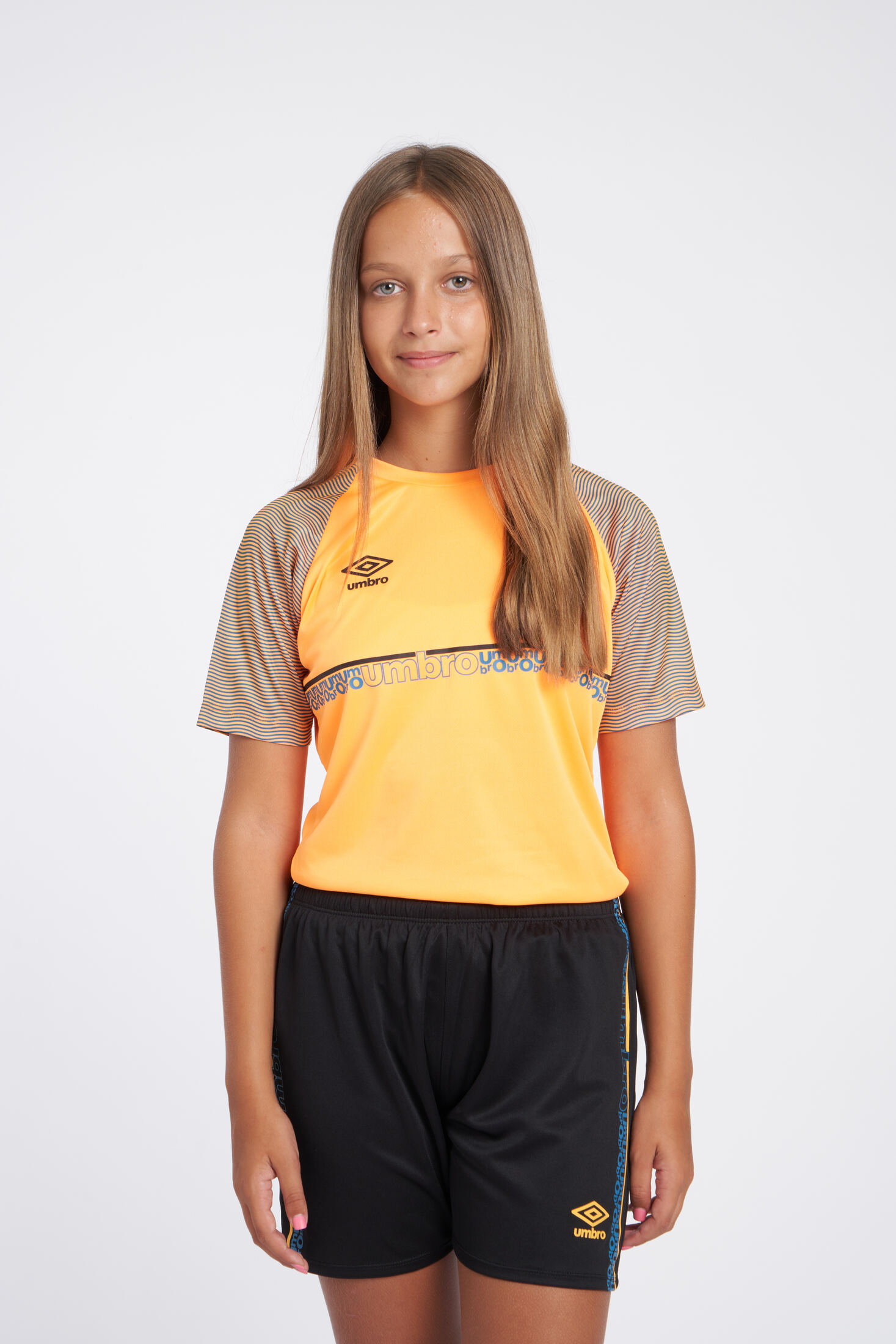 Pantalón Umbro Spirito Knit Short - Jnr Black / Orange Pop / Petrol Blue