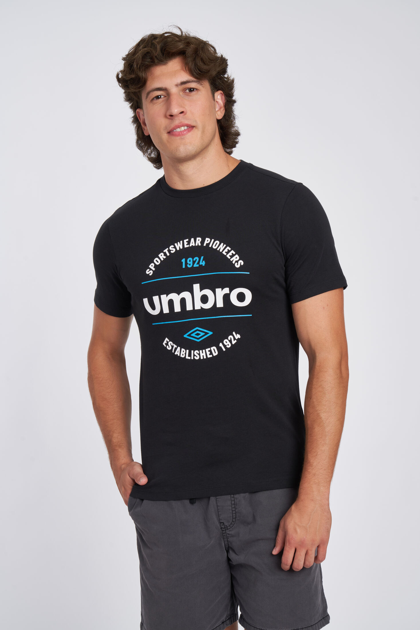 Camiseta Umbro Fw Circular Graphic Tee Black