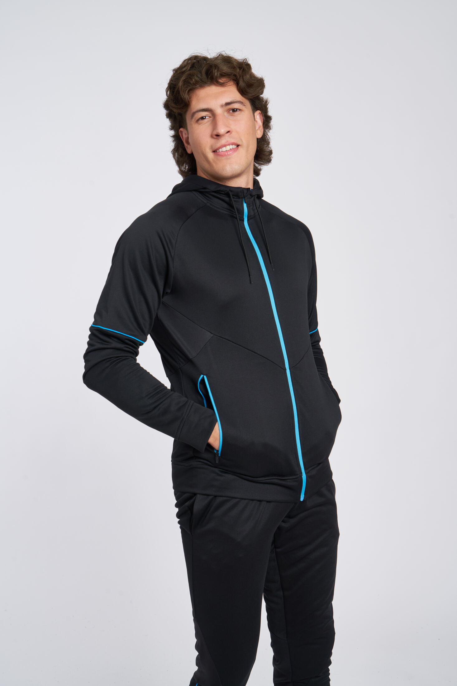 Chaqueta Umbro Pro Training Fz Hoodieblack / Malibu Blue