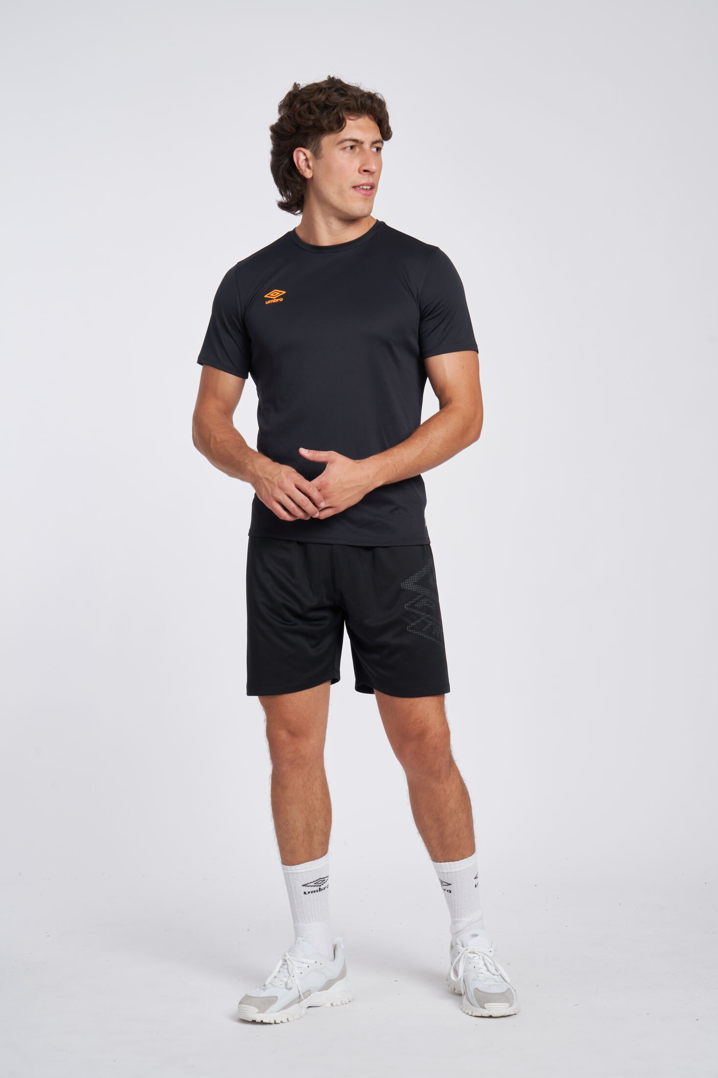 Pantalón Umbro Pro Training Active Poly Shortblack / Gunmetal
