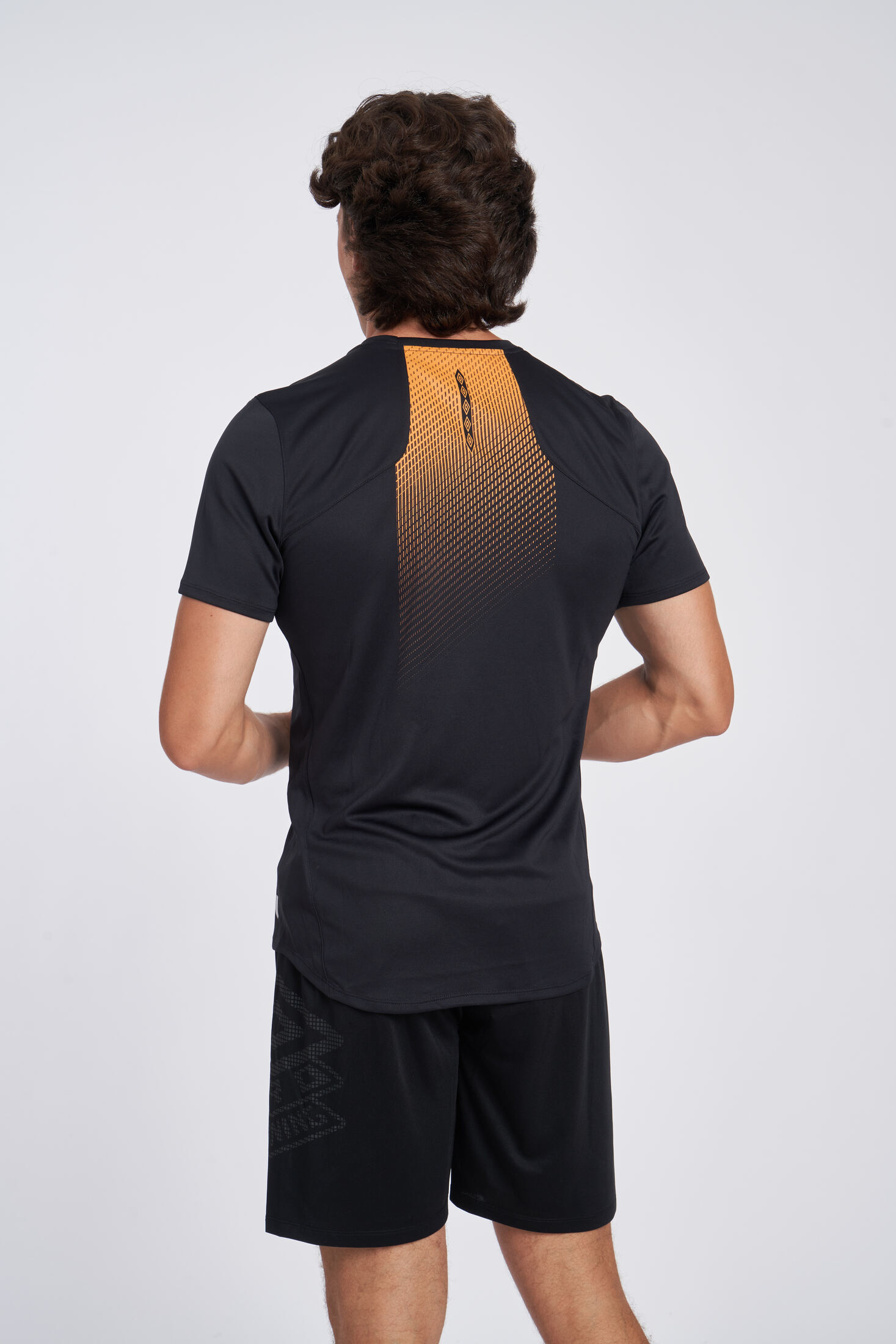 Pantalón Umbro Pro Training Active Poly Shortblack / Gunmetal