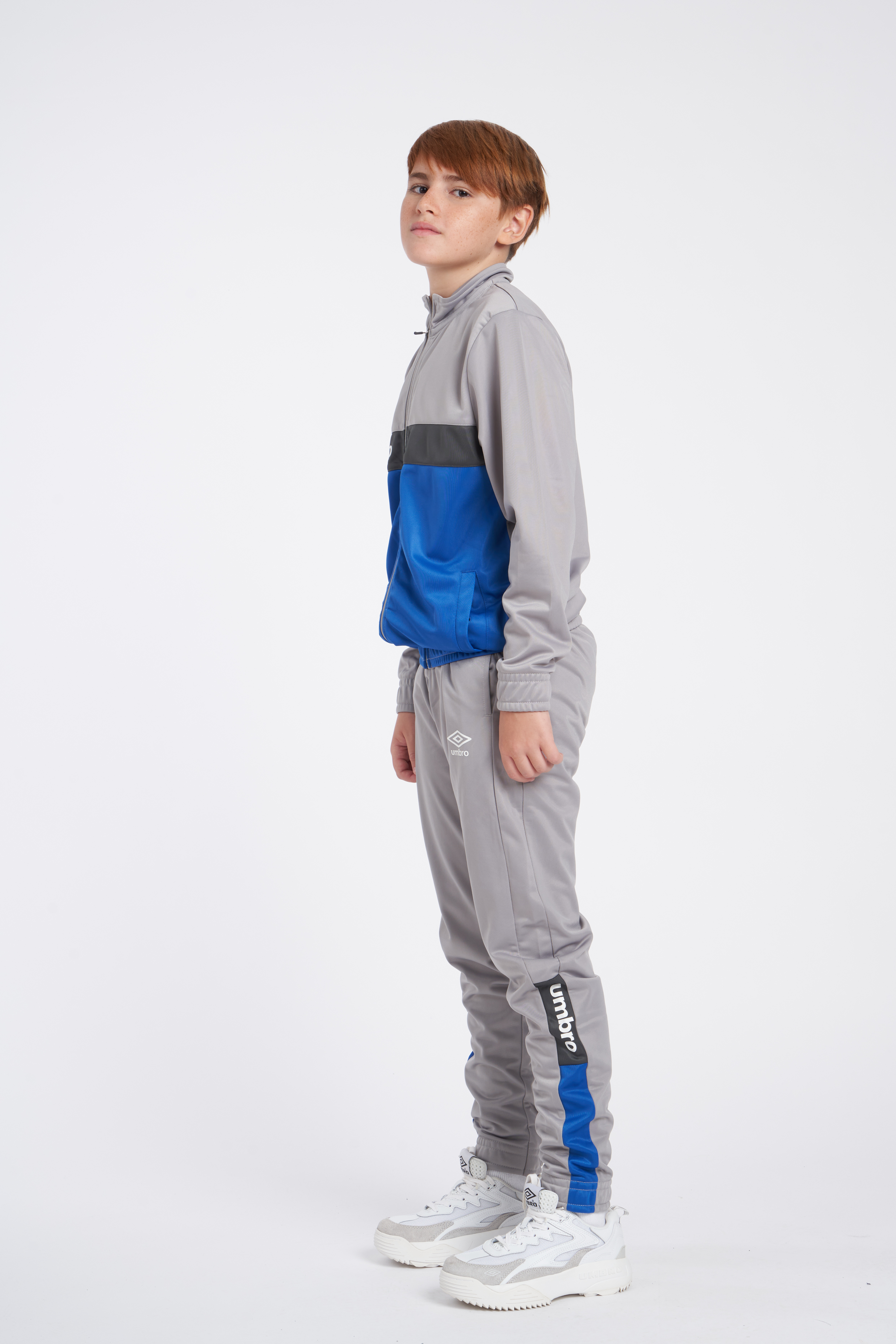 Pantalón Umbro Fw Sportswear Track Pant - Jnrgrey Marl / Nouvean Navy / Woodlad Grey