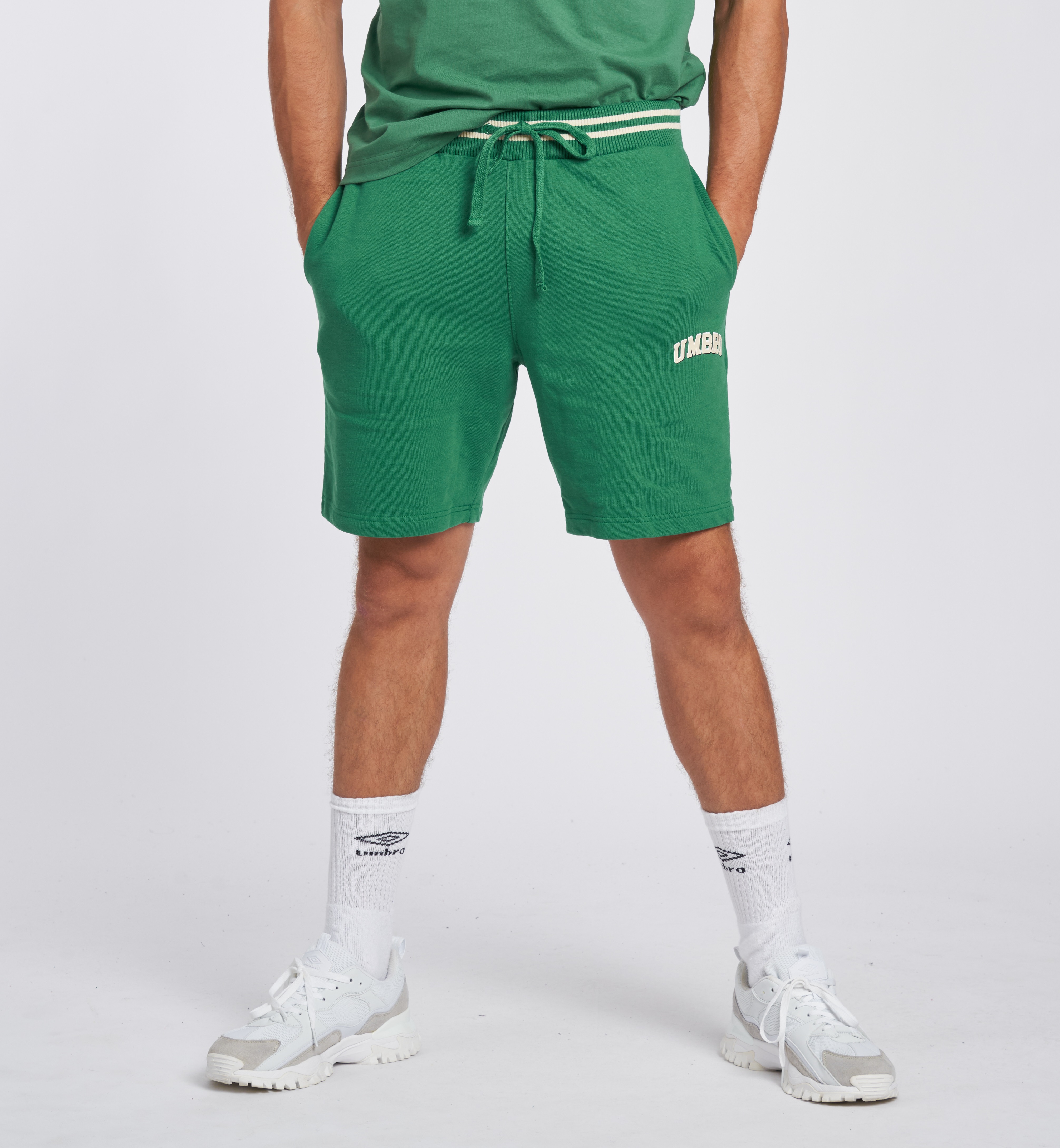 Pantalón Umbro Varsity Short Fir