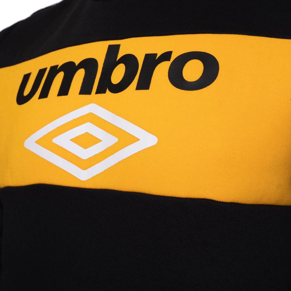 Chandal Umbro Crew Neck Tracksuit Black / Yellow