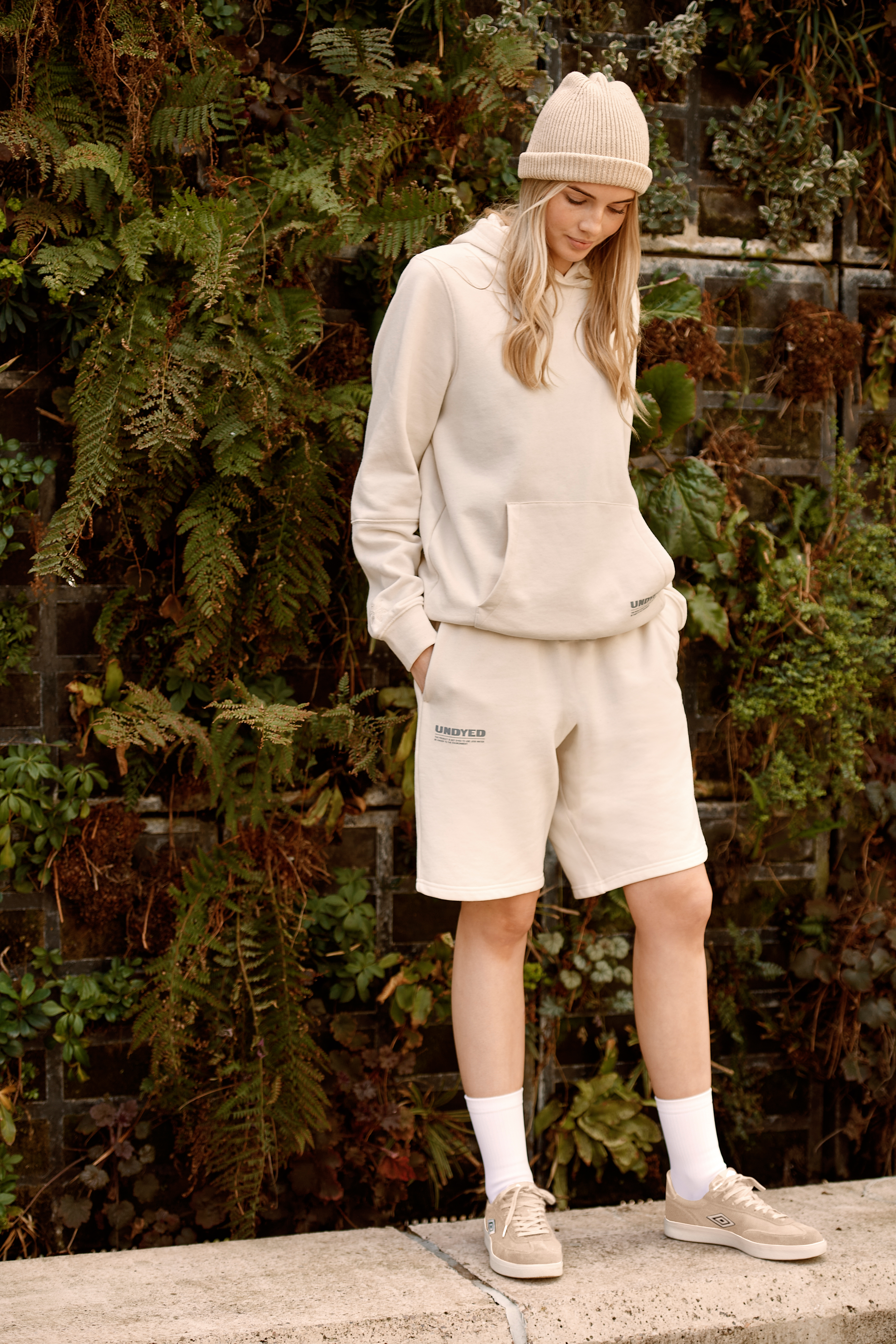 Pantalón Umbro Undyed Short Natural