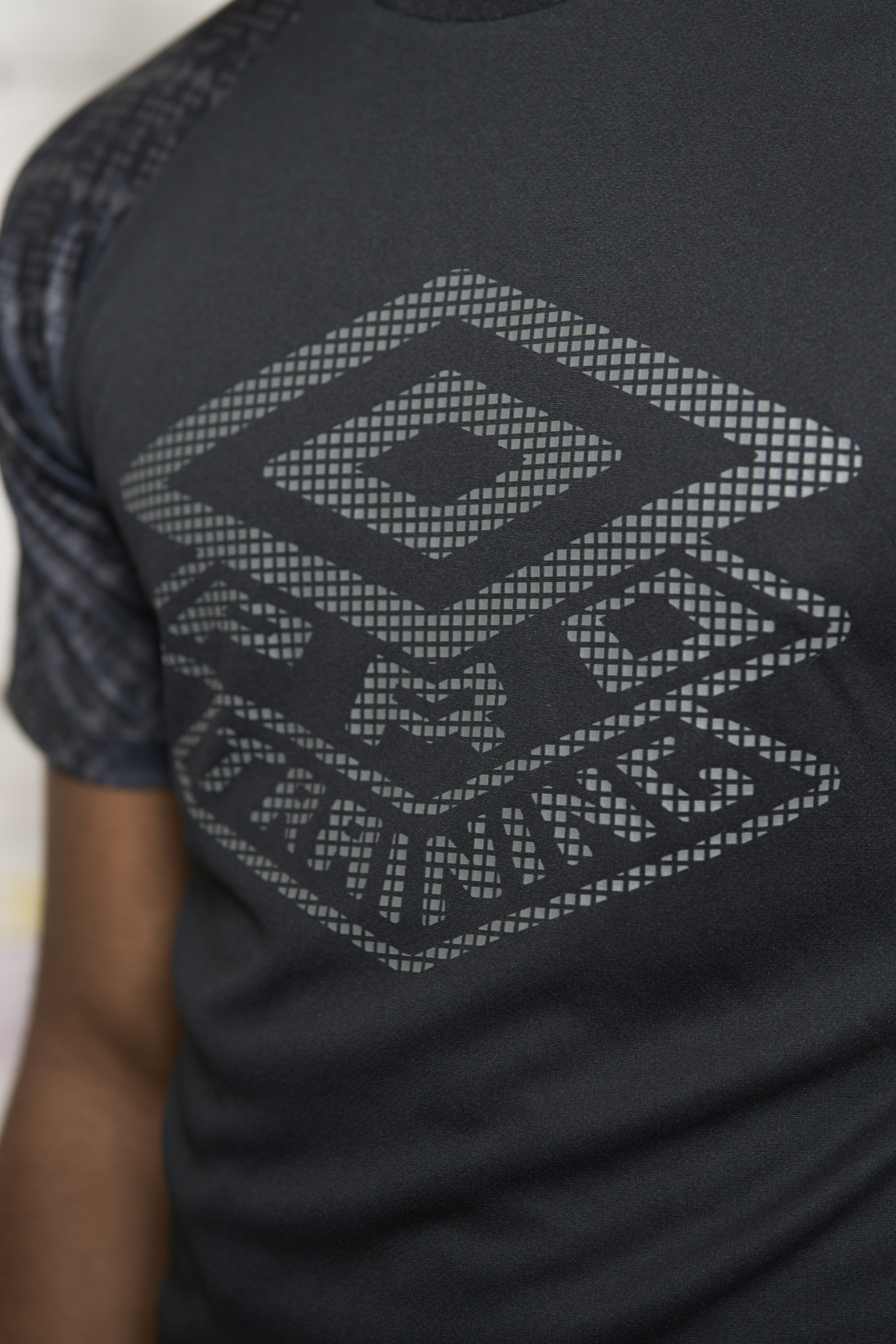 Camiseta Umbro Pro Training Active Graphic Sleeve Jersey Black / Gunmetal