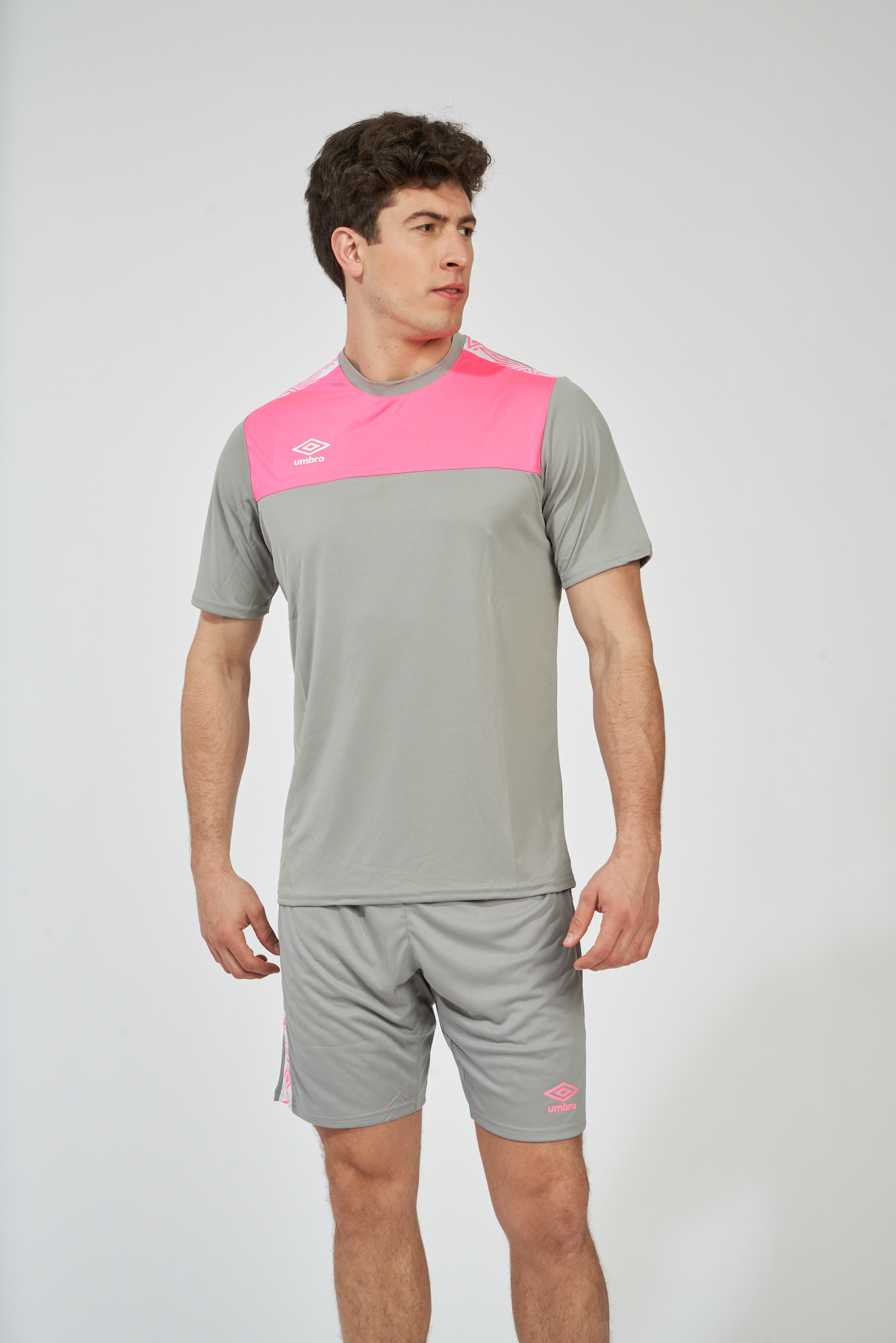 Camiseta Umbro Ness Gris / Rosa