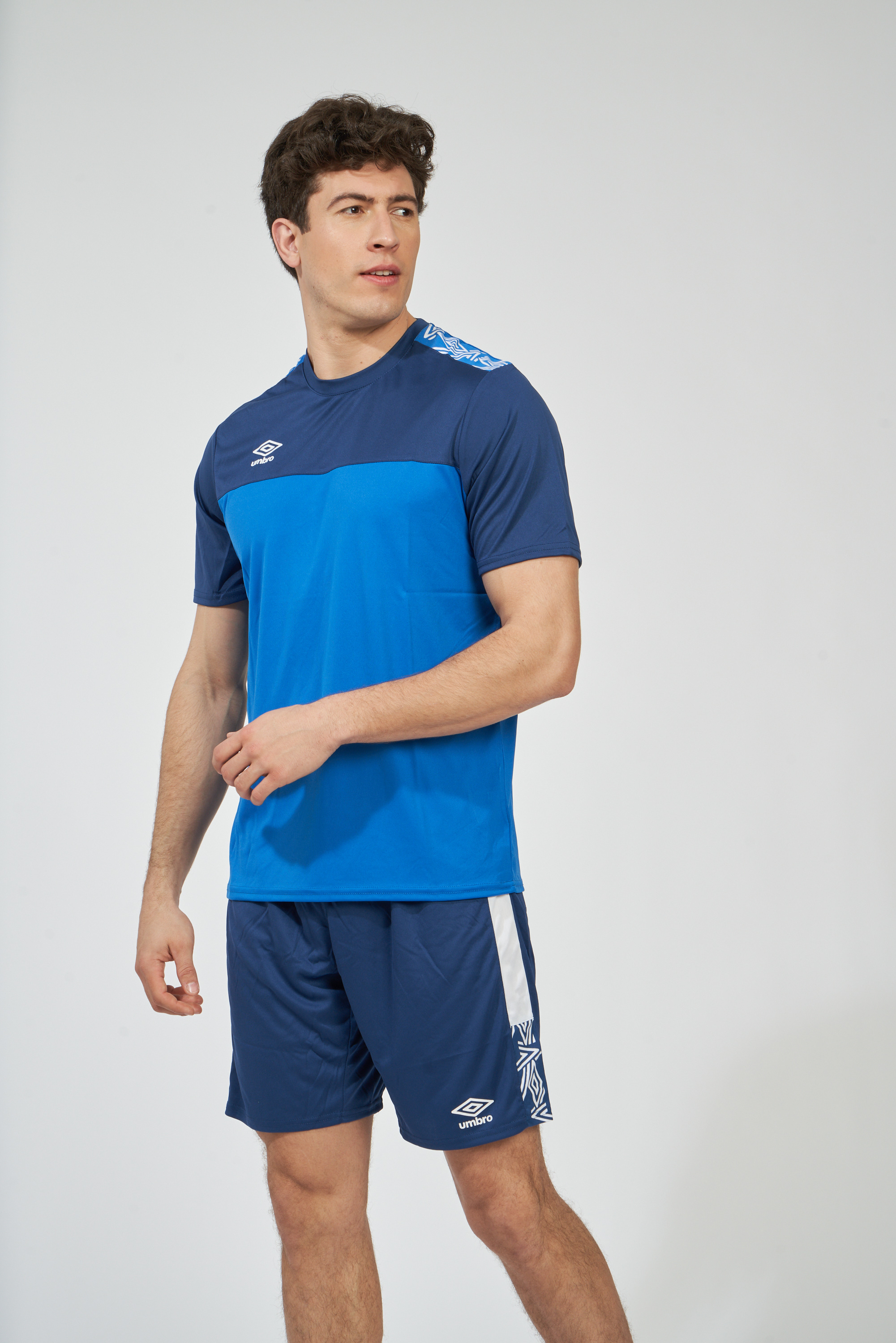 Camiseta Umbro Ness Azul / Marino