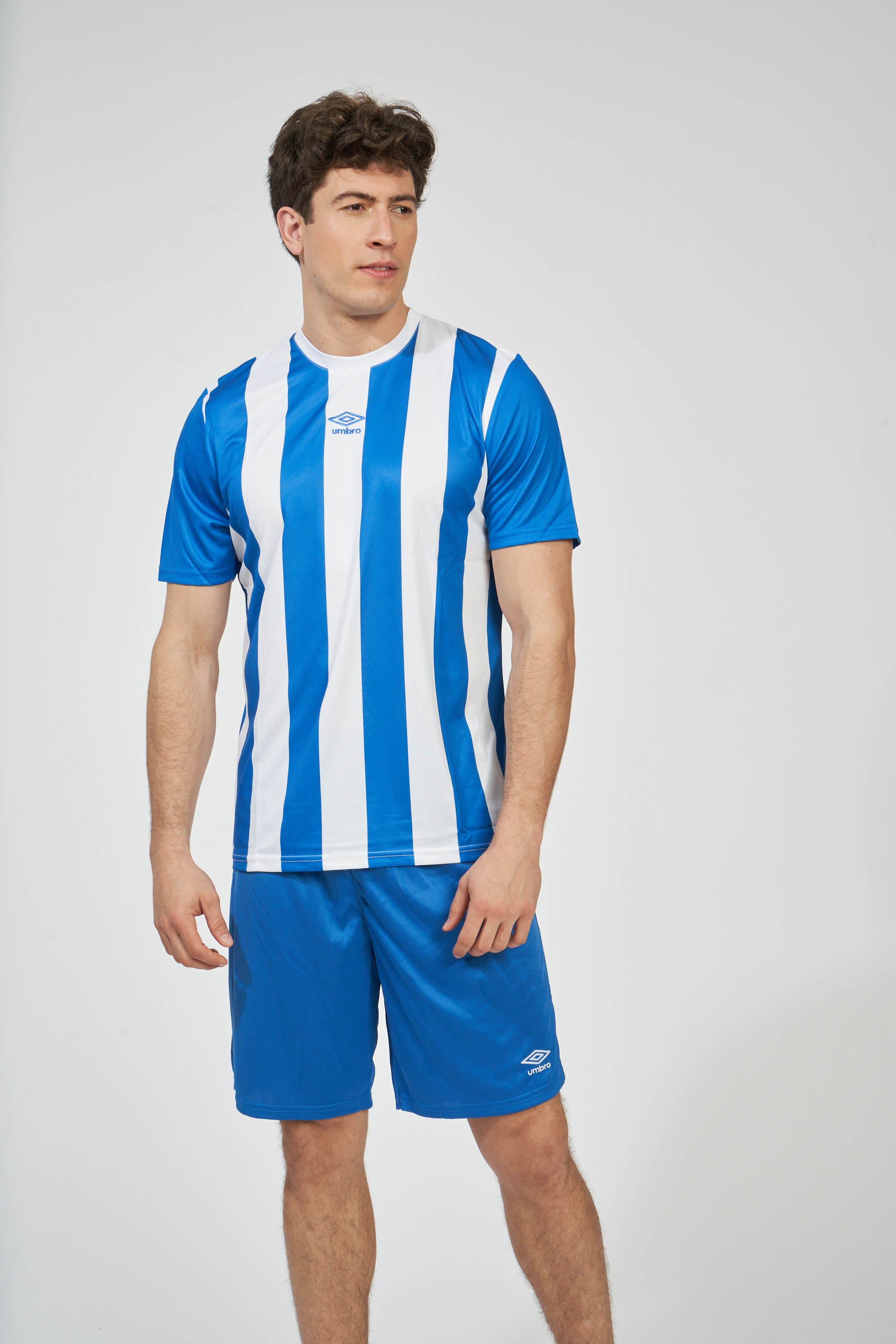 Camiseta Umbro Brave Azul / Blanca Adulto