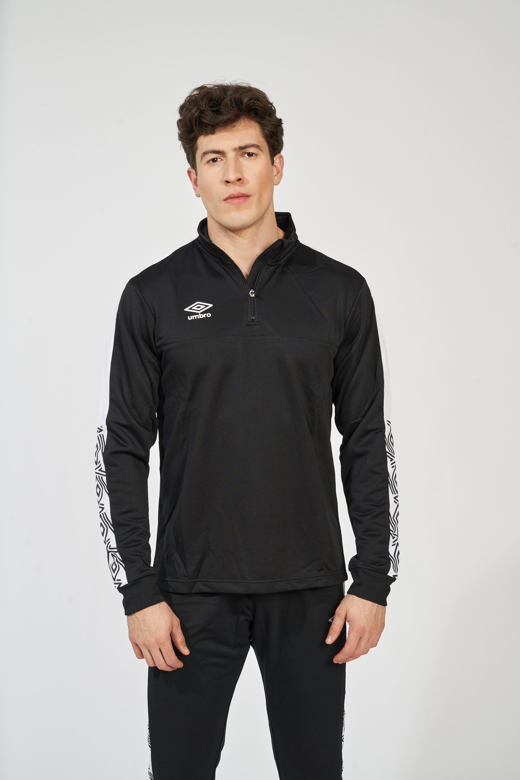 Sudadera Umbro Covadonga Negra / Blanca 