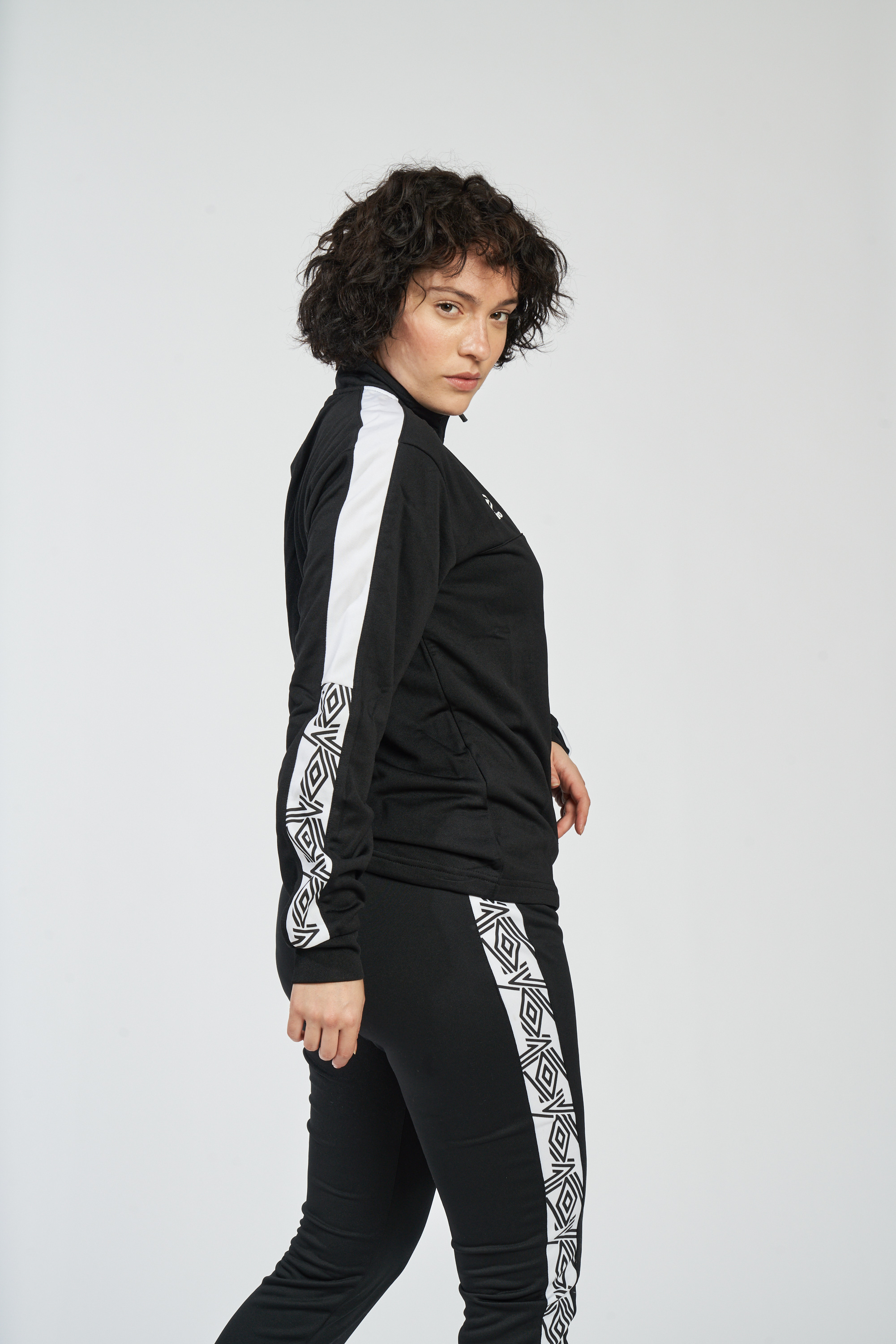 Sudadera Umbro Covadonga Negra / Blanca 