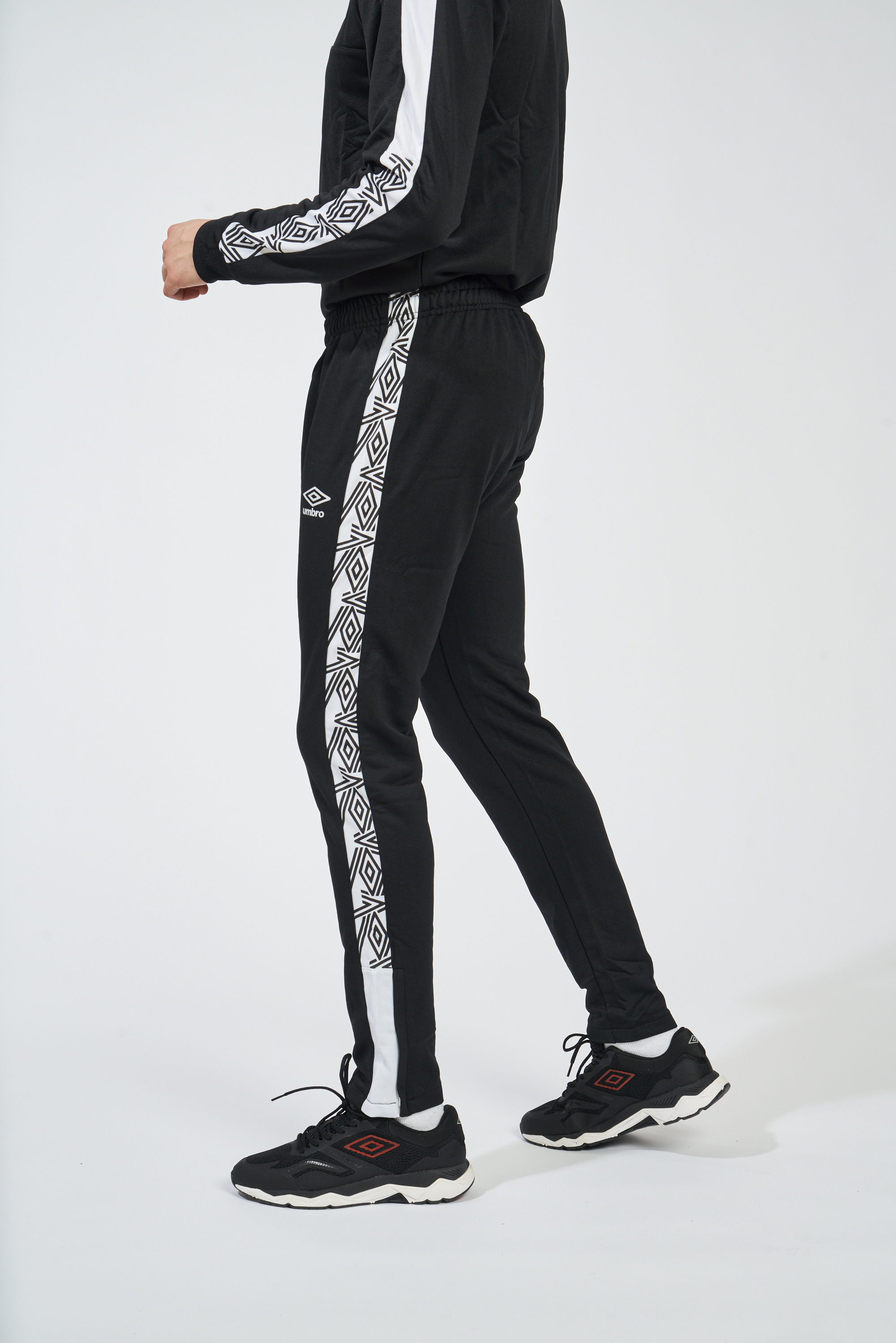 Pantalon Umbro Eyre Negro/Blanco