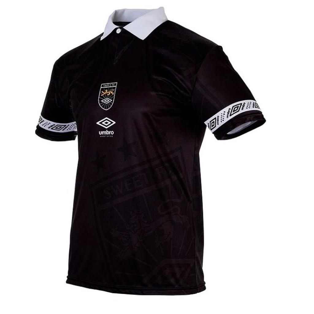 Camiseta Sweet x Umbro Black